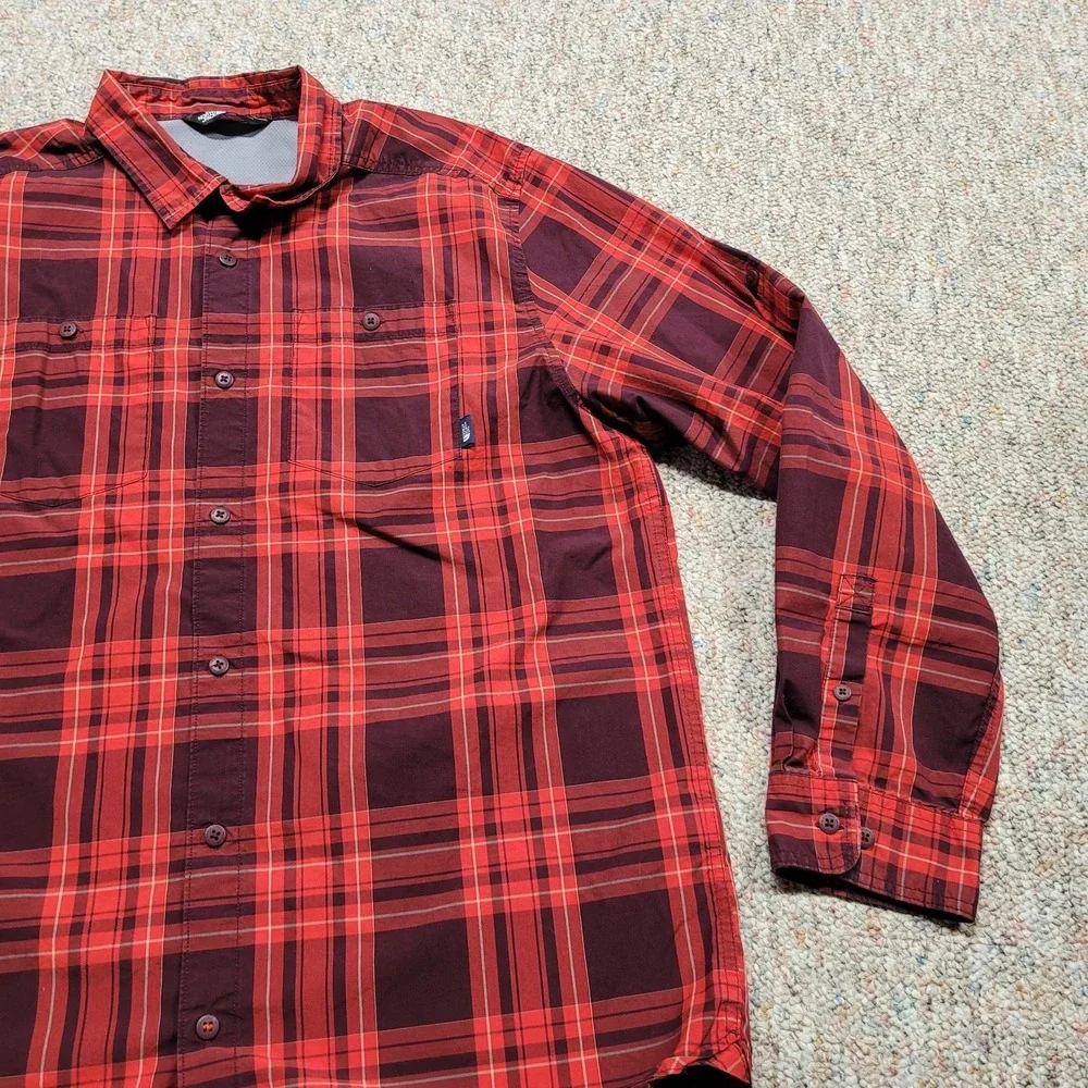 The North Face Shirt Mens XL Red Plaid‎ Button Up Vented Roll Tab Hiking Camping